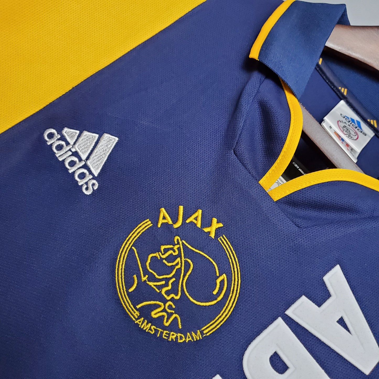 Ajax Away Kit 00/01
