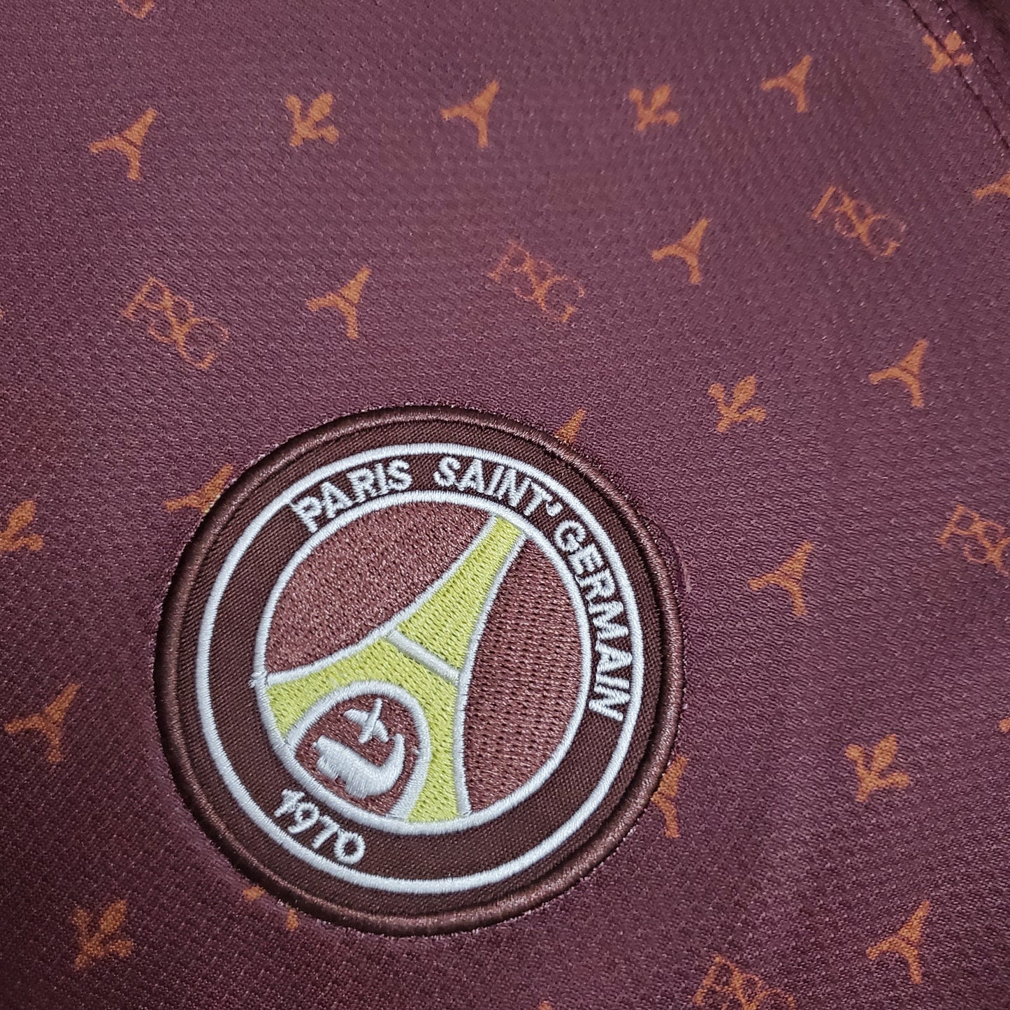 Paris Saint-Germain Away Kit 06/07