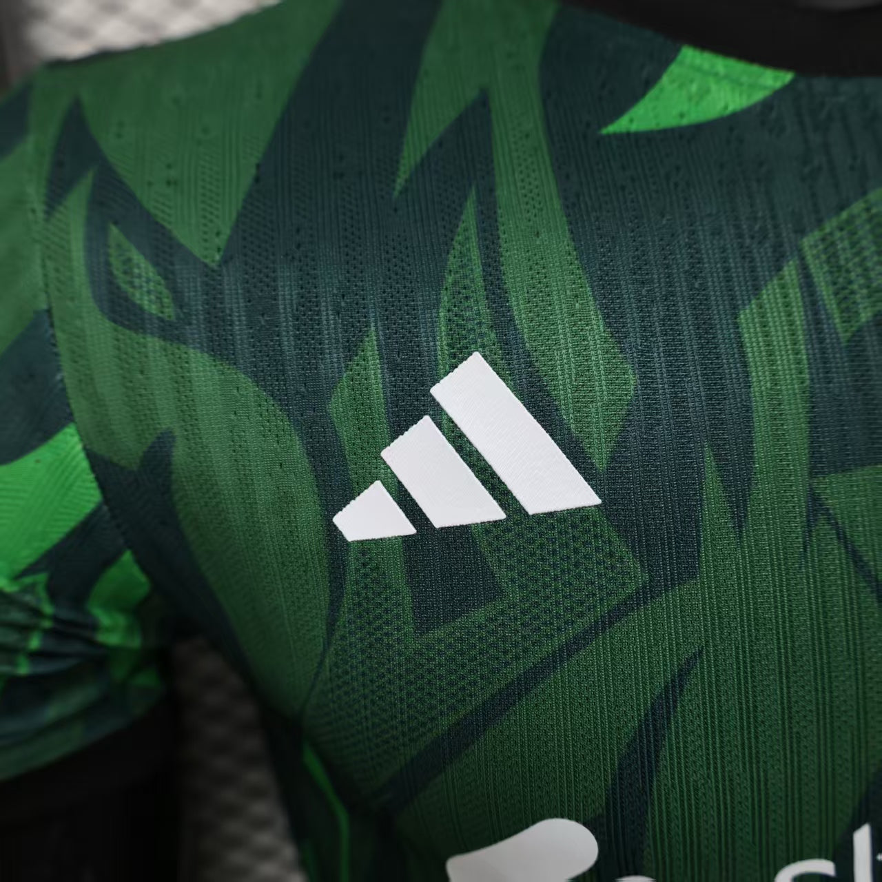 Liverpool "Emerald Beast" Kit 25/26