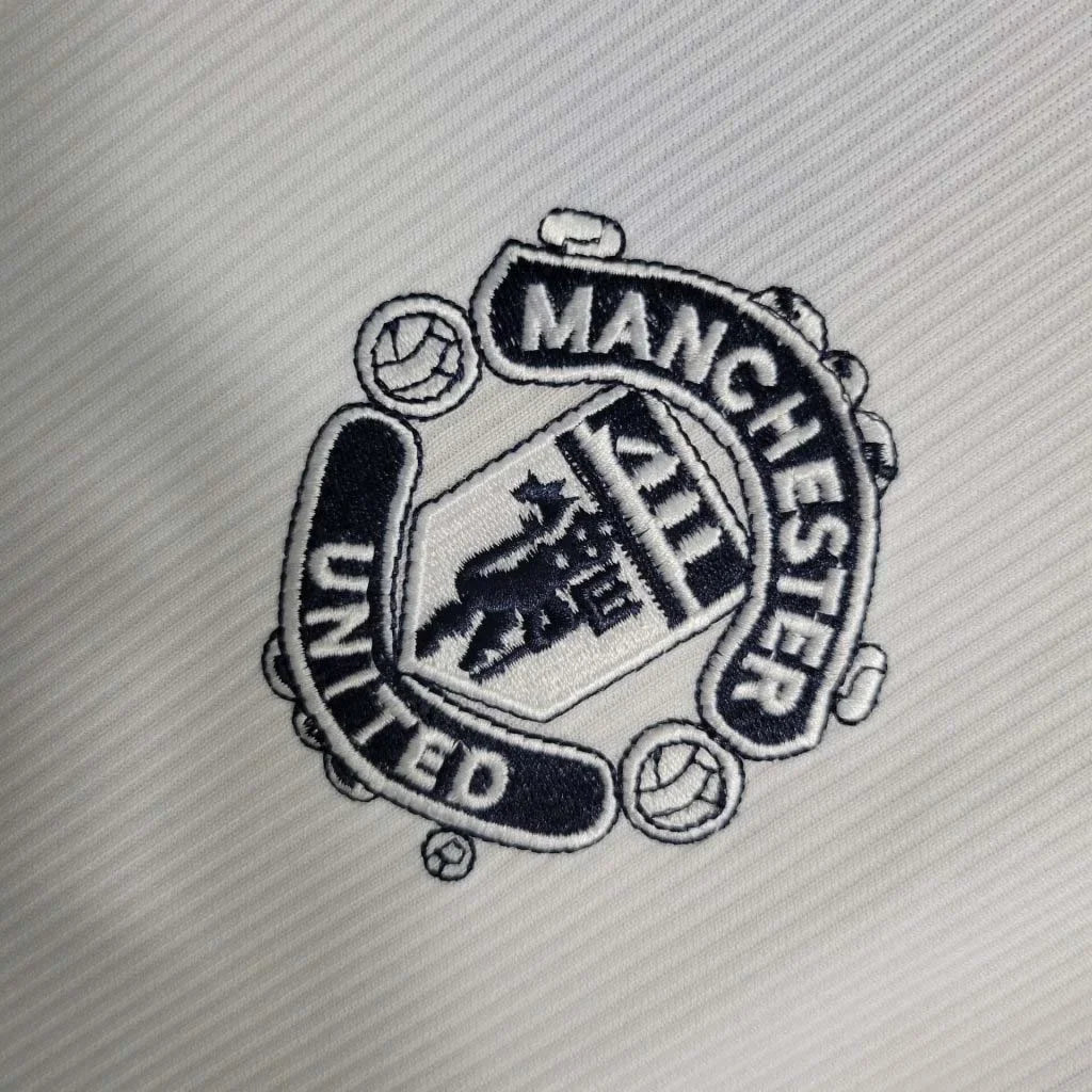 Manchester United Away Kit 00/01