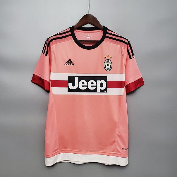 Retro: Juventus Away Kit 15/16