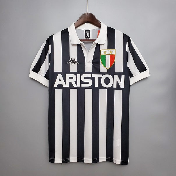 Retro: Juventus Home Kit 82/84