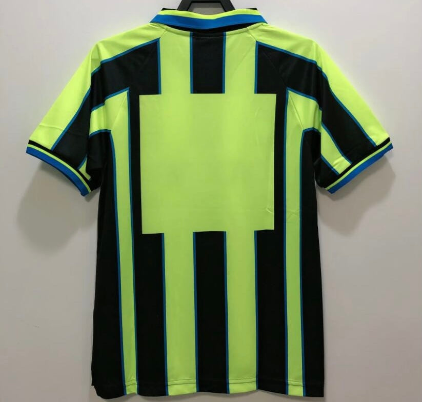 Retro: Manchester City Away Kit 97/99