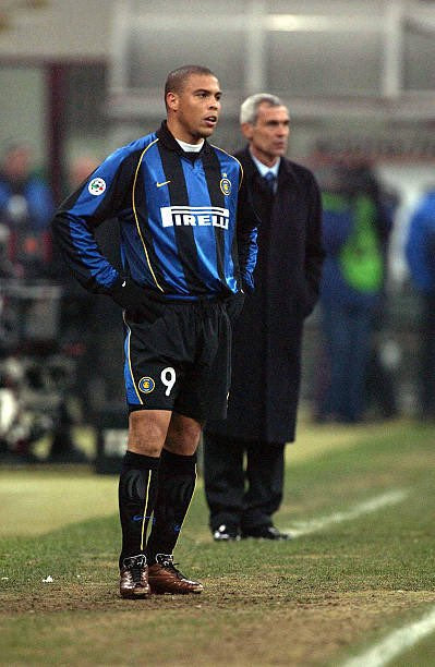 Retro: Inter Milan Home Kit 01/02