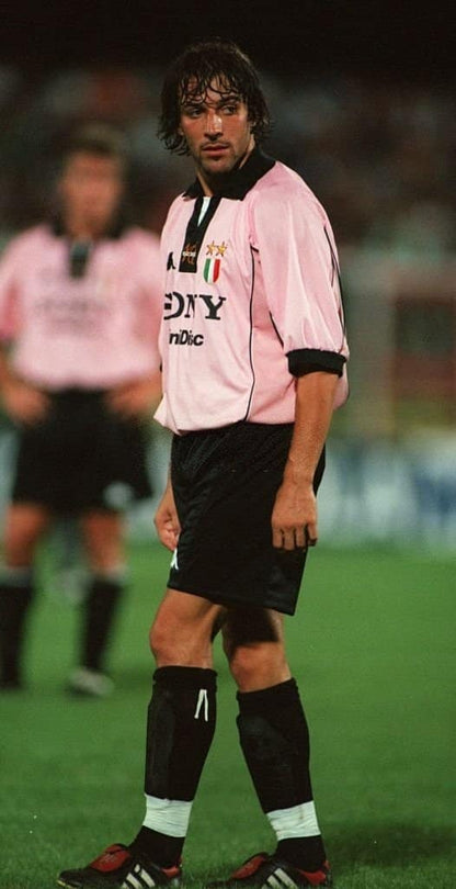 Retro: Juventus Away Kit 97/98