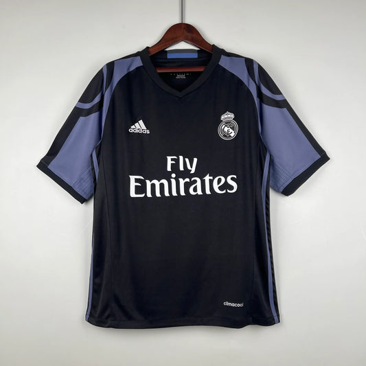 Retro: Real Madrid Third Kit 16/17