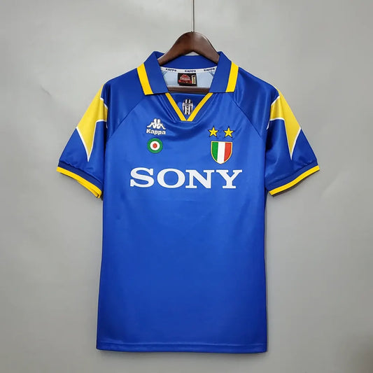 Retro: Juventus Away Kit 95/97