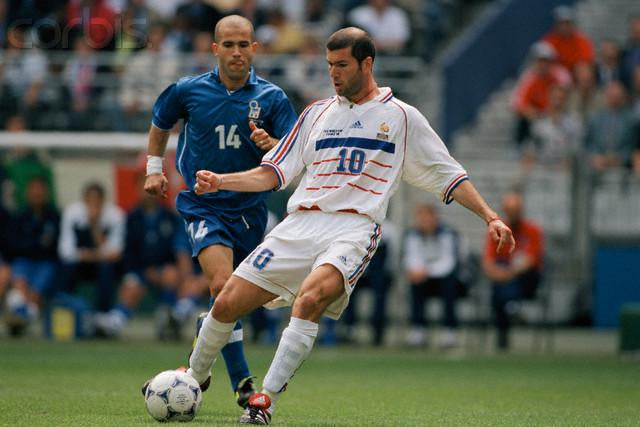 Retro: France Away Kit 97/98