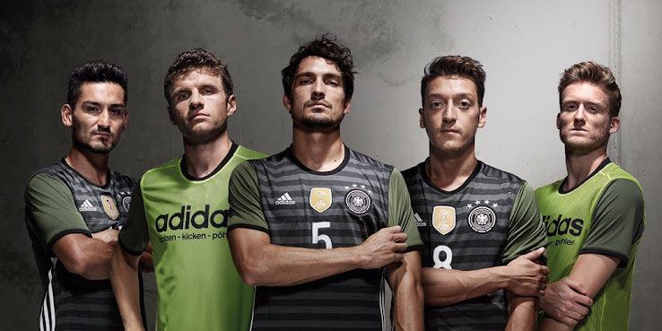 Retro: Germany Away Kit 15/16