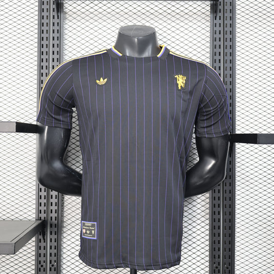 Manchester United TERRACE ICONS Kit 25/26