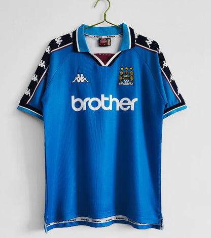 Retro: Manchester City Home Kit 97/99