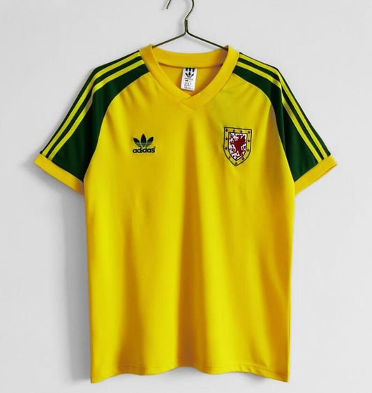 Retro: Wales Away Kit 81/82