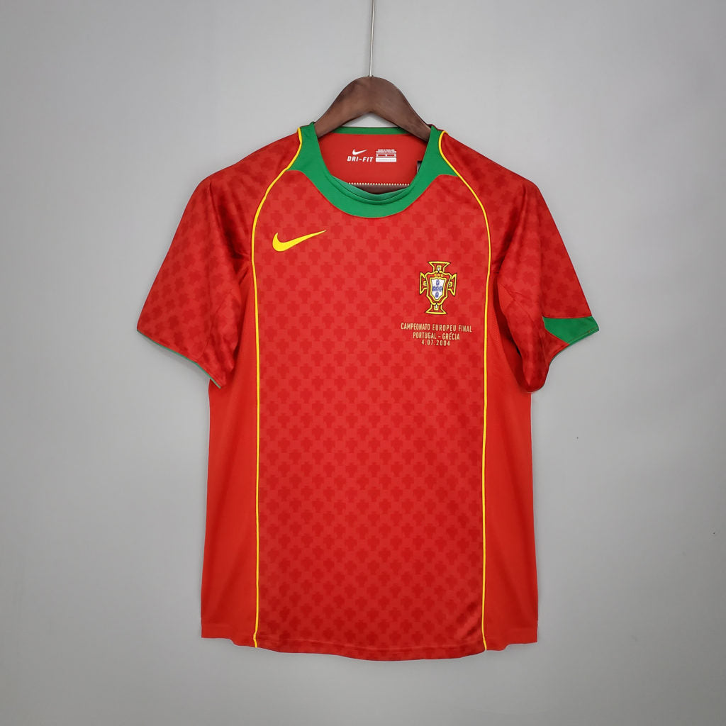 Retro: Portugal Home Kit 03/04