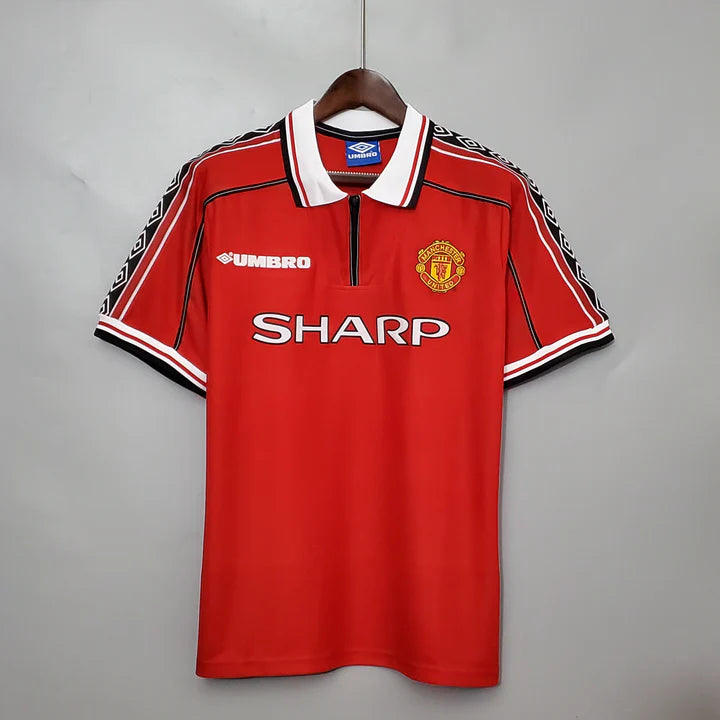 Retro: Manchester United Home Kit 98/99