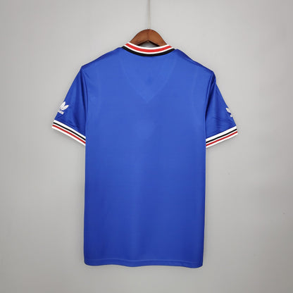 Retro: Manchester United Third Kit 84/86