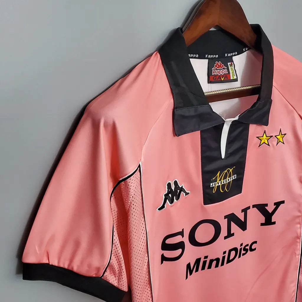 Retro: Juventus Away Kit 97/98