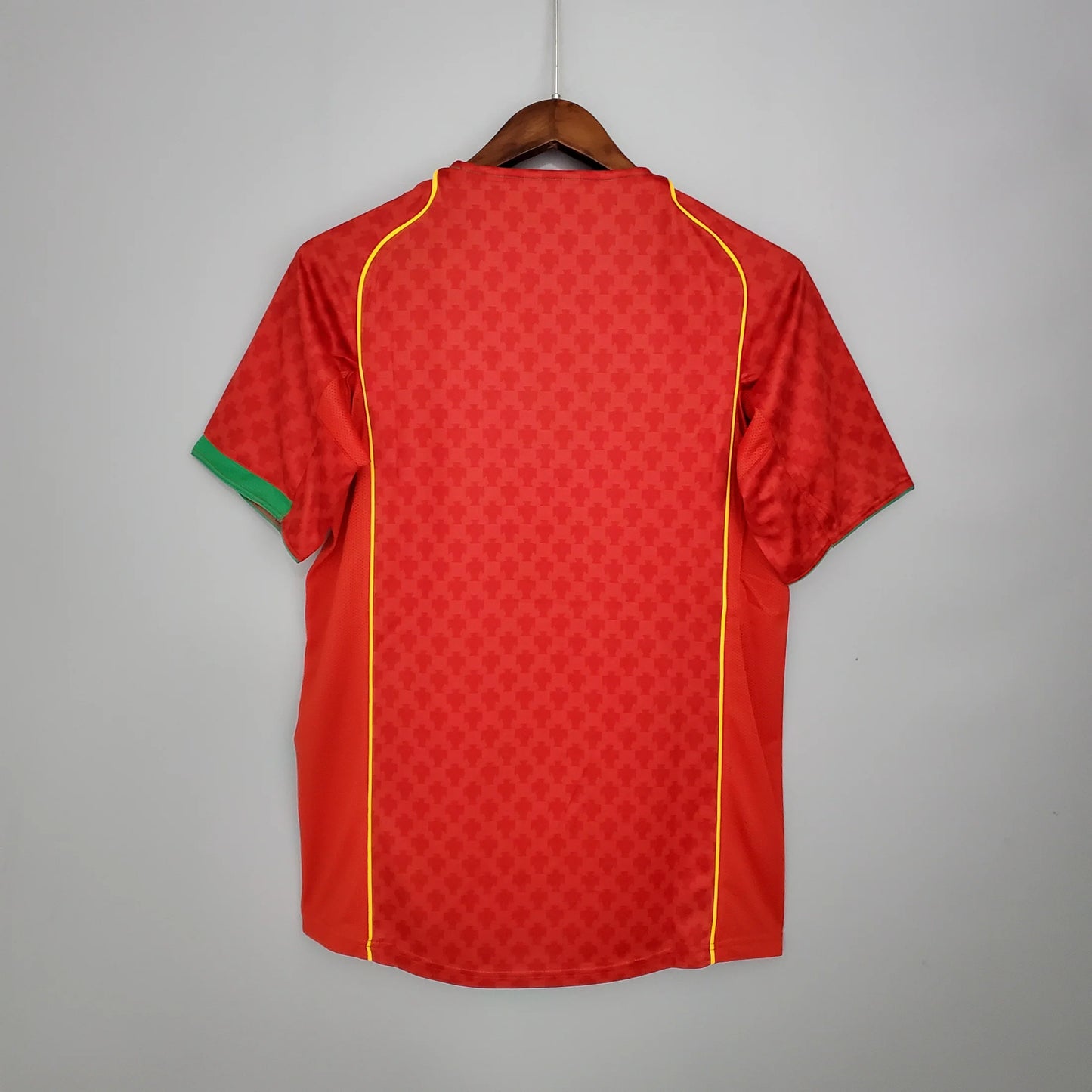 Retro: Portugal Home Kit 03/04