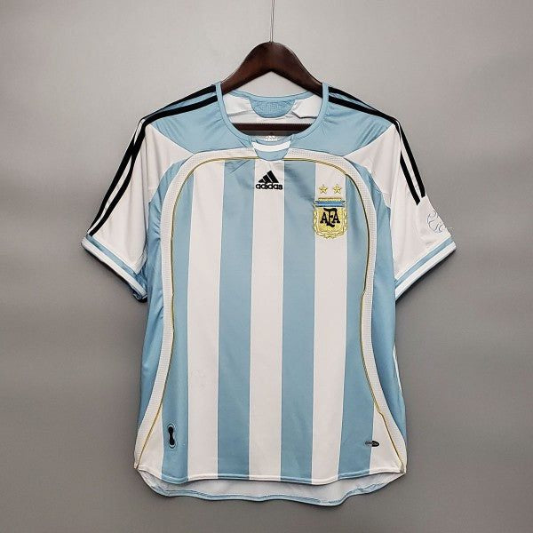 Retro: Argentina Home Kit 05/06