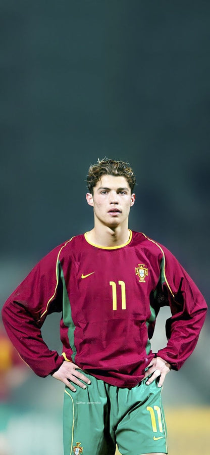 Retro: Portugal Home Kit 01/02