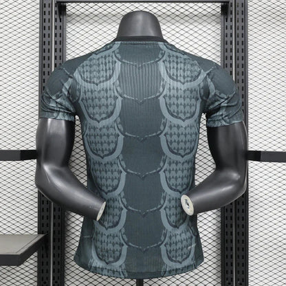 Barcelona "Silver Echo" Kit 24/25